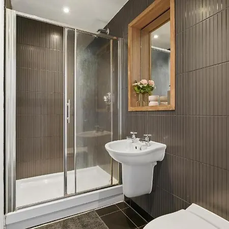 شقة Duplex Penthouse In Leeds - Sleeps 4 *