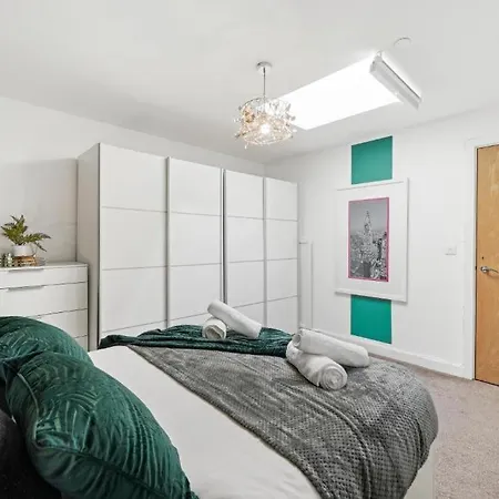 Duplex Penthouse In Leeds - Sleeps 4 ليدز