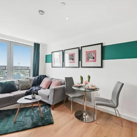 Duplex Penthouse In Leeds - Sleeps 4
